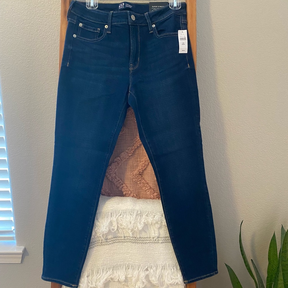 NWT Gap Jeans “Universal Legging”